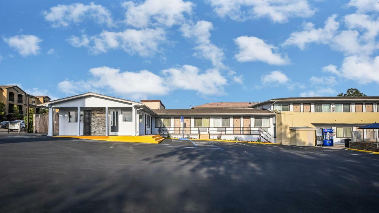 Sea Rock Inn - ロングビーチ エクステリア 写真